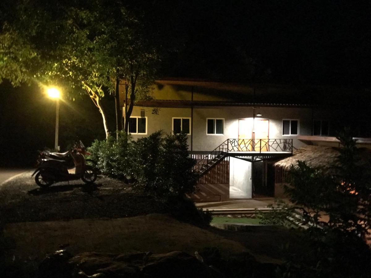 Homehostel Koh Chang Exterior photo